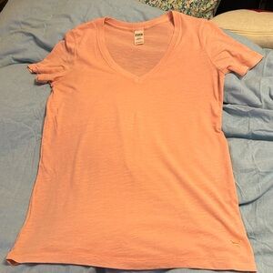 VS PINK VNECK TEE